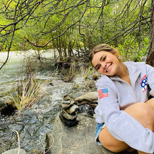 Meet your Posher, Ellyssa